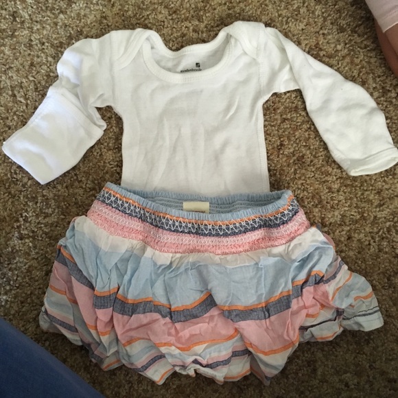 Girls clothes - Picture 1 of 8